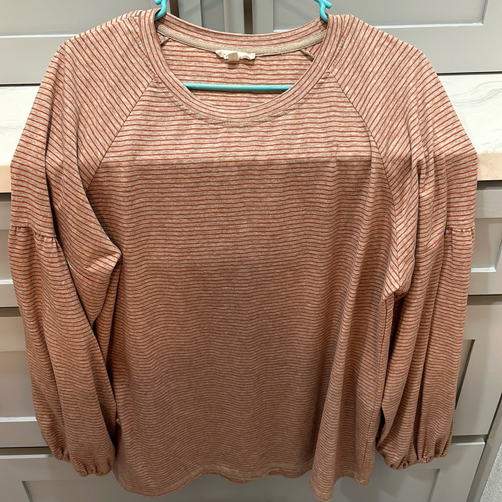 EUC Long Sleeve shirt in Women’s Large